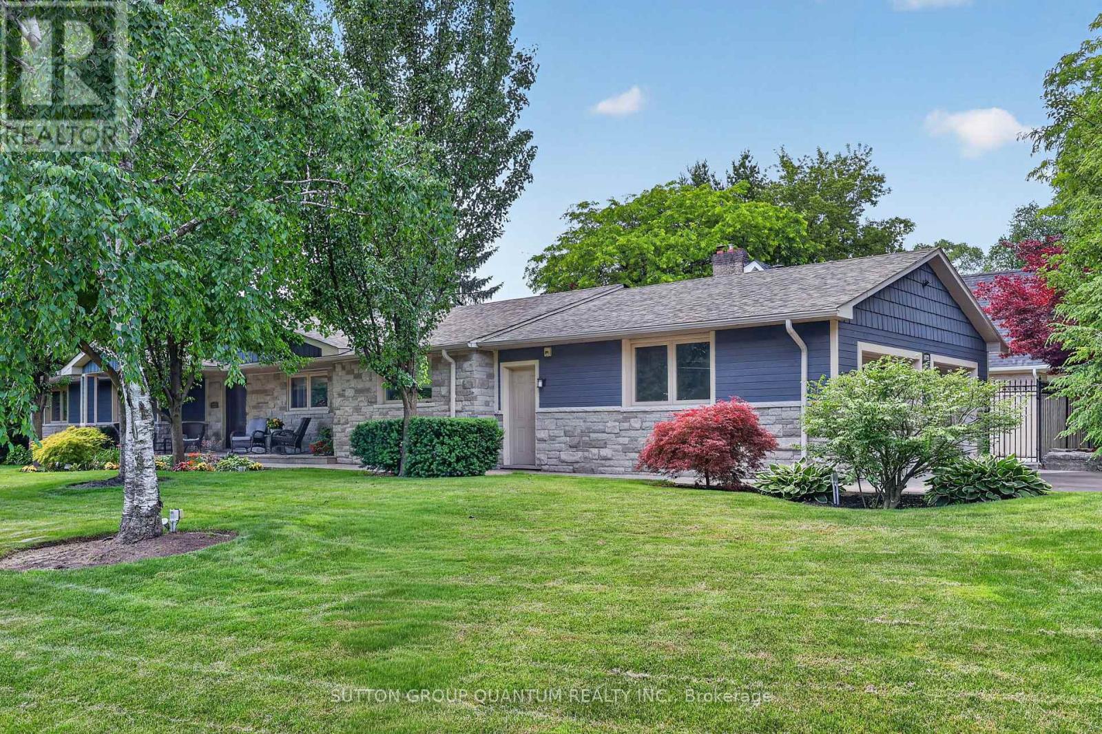 2233 ONEIDA CRESCENT - 3