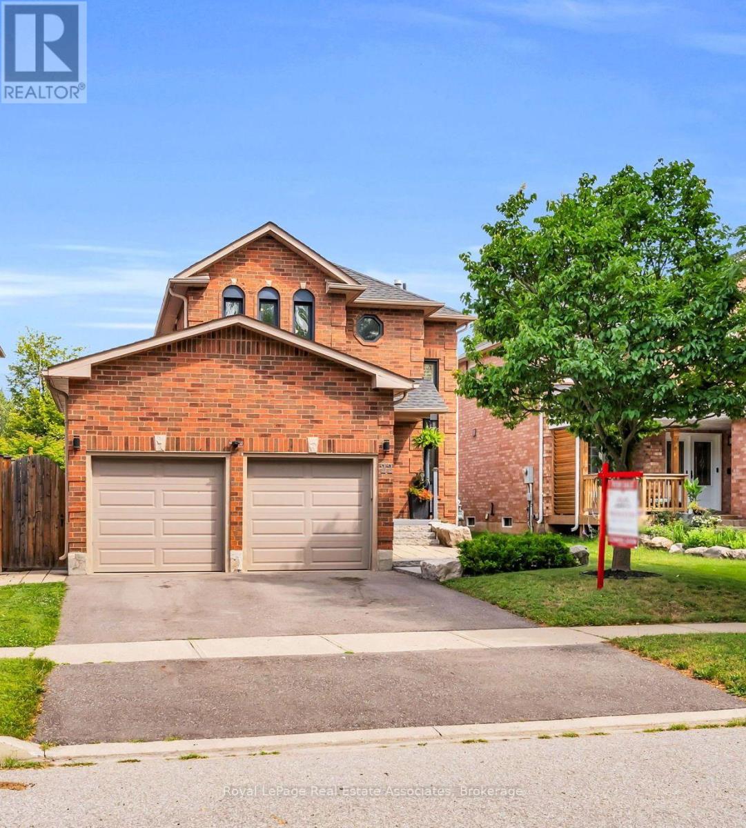 22 MCCULLOUGH CRESCENT - 1