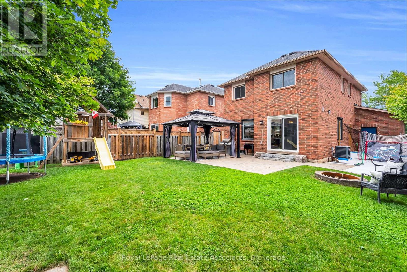 22 MCCULLOUGH CRESCENT - 28