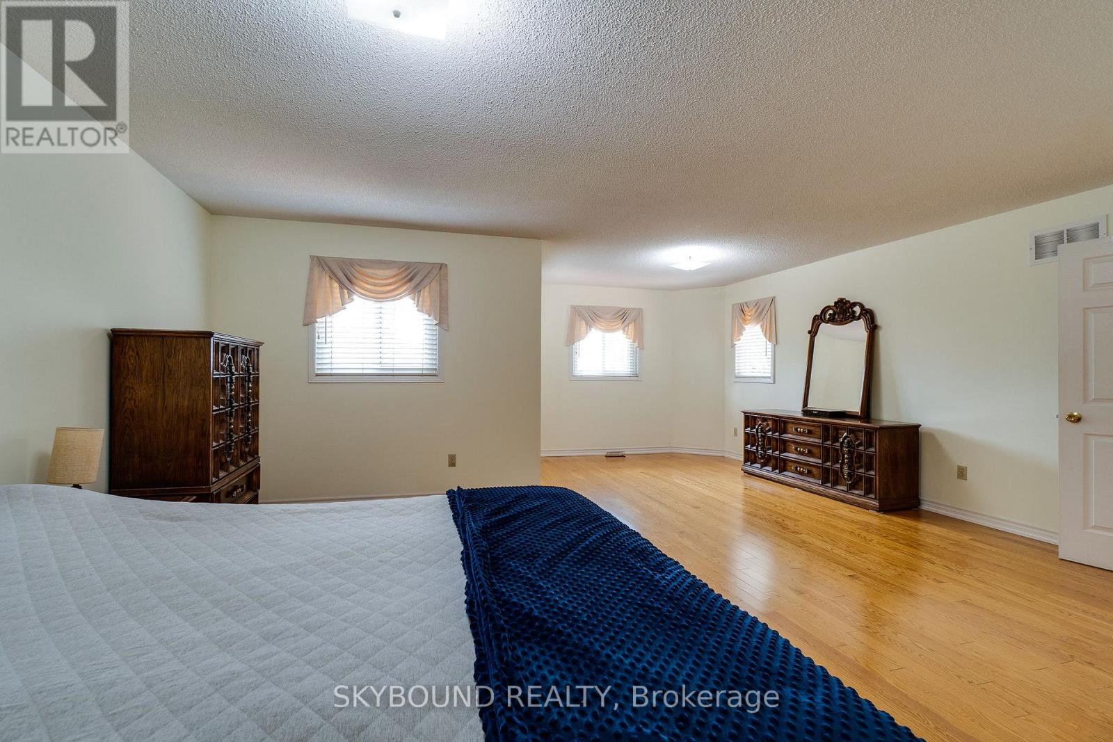 6304 CULMORE CRESCENT - 37