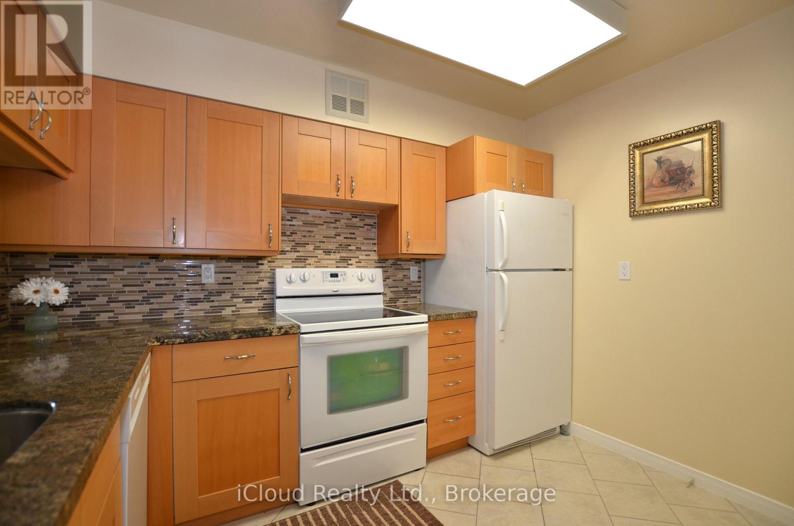 #915 50 KINGSBRIDGE GARDEN CIRCLE - 14