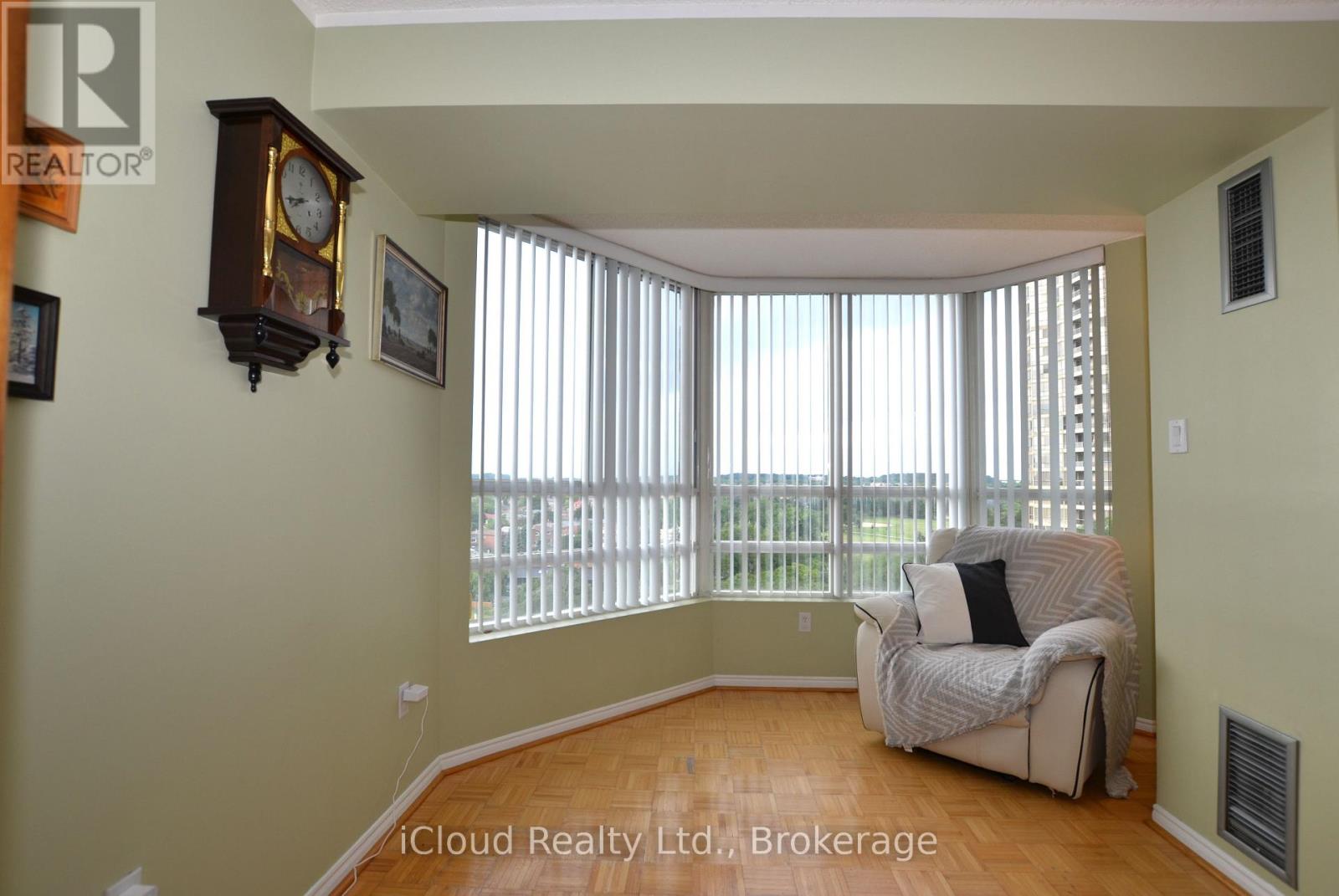 #915 50 KINGSBRIDGE GARDEN CIRCLE - 21