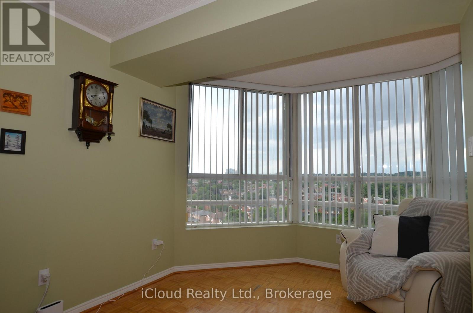 #915 50 KINGSBRIDGE GARDEN CIRCLE - 22