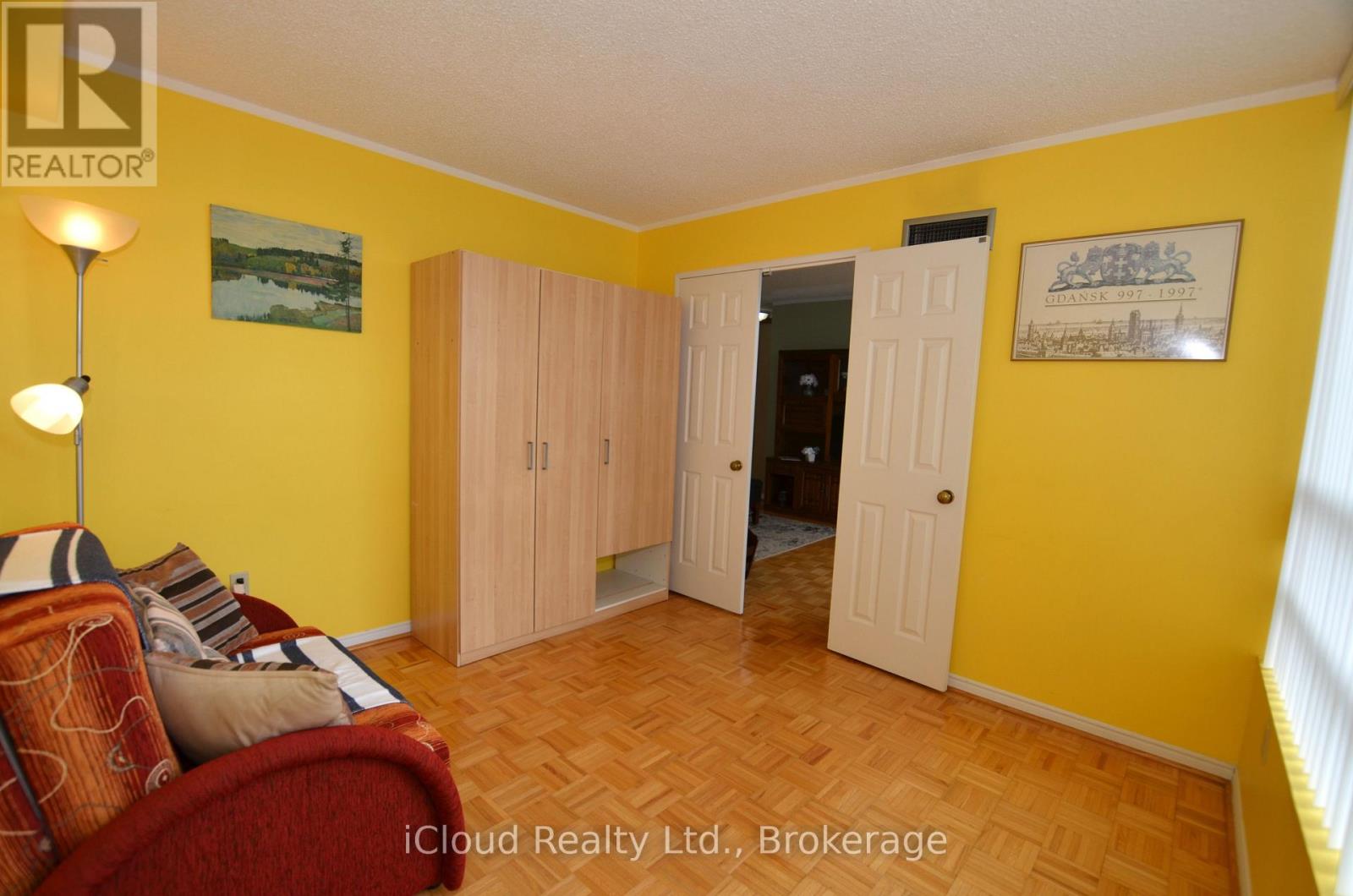 #915 50 KINGSBRIDGE GARDEN CIRCLE - 26