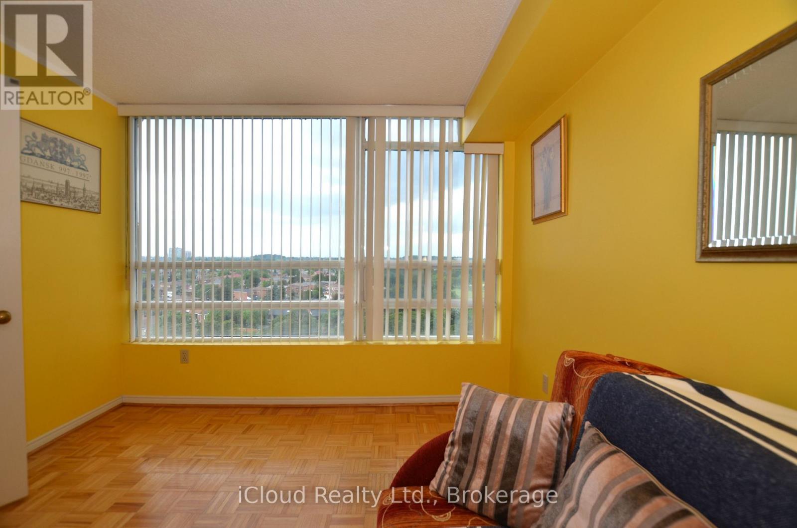 #915 50 KINGSBRIDGE GARDEN CIRCLE - 28