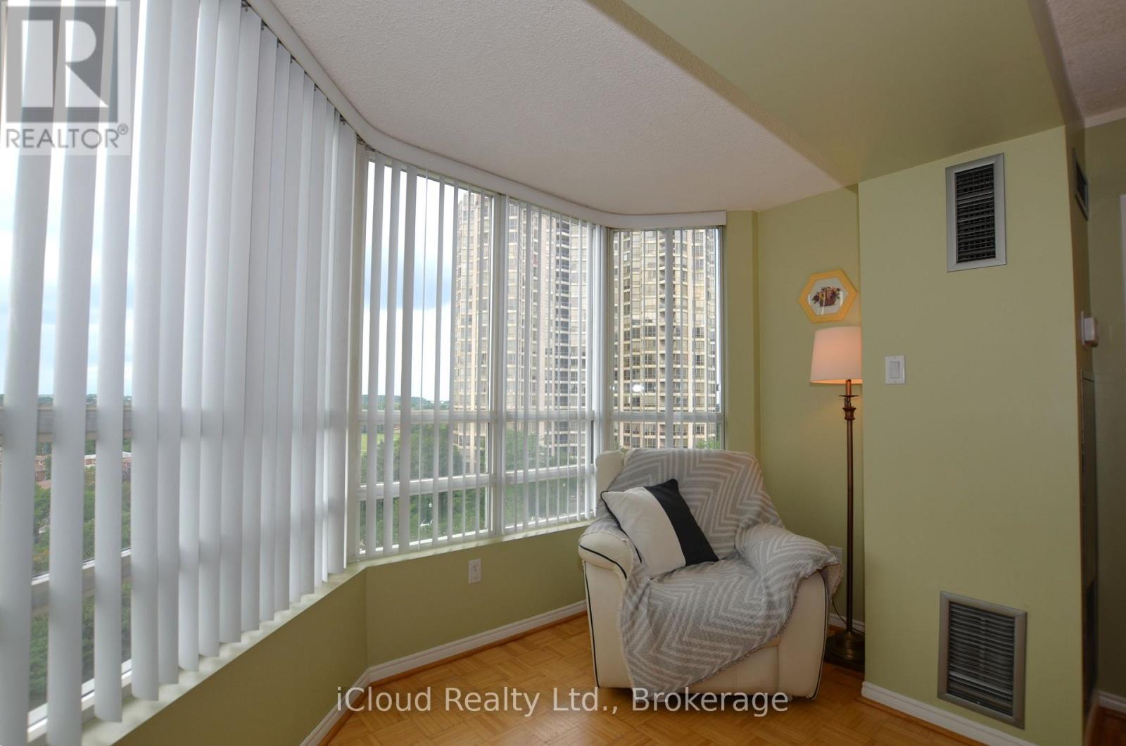 #915 50 KINGSBRIDGE GARDEN CIRCLE - 30