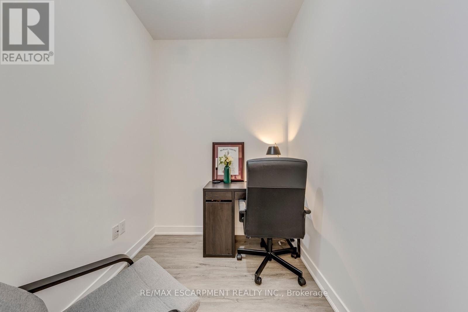 #303 320 PLAINS ROAD E - 10