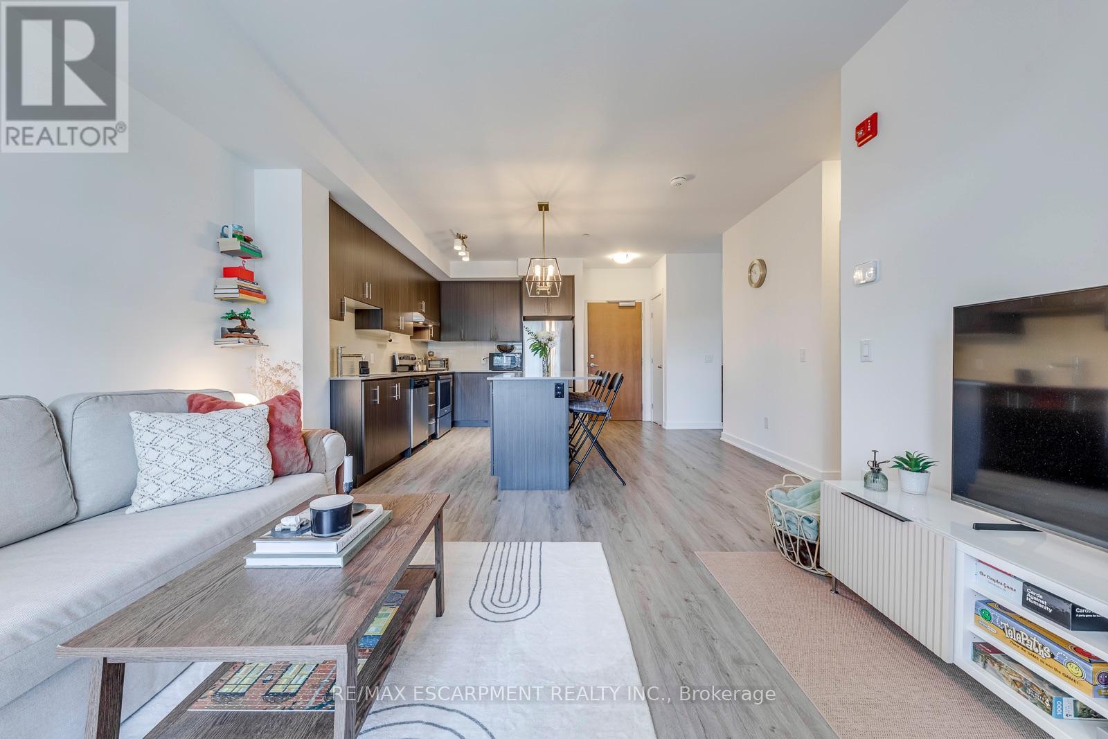 #303 320 PLAINS ROAD E - 24
