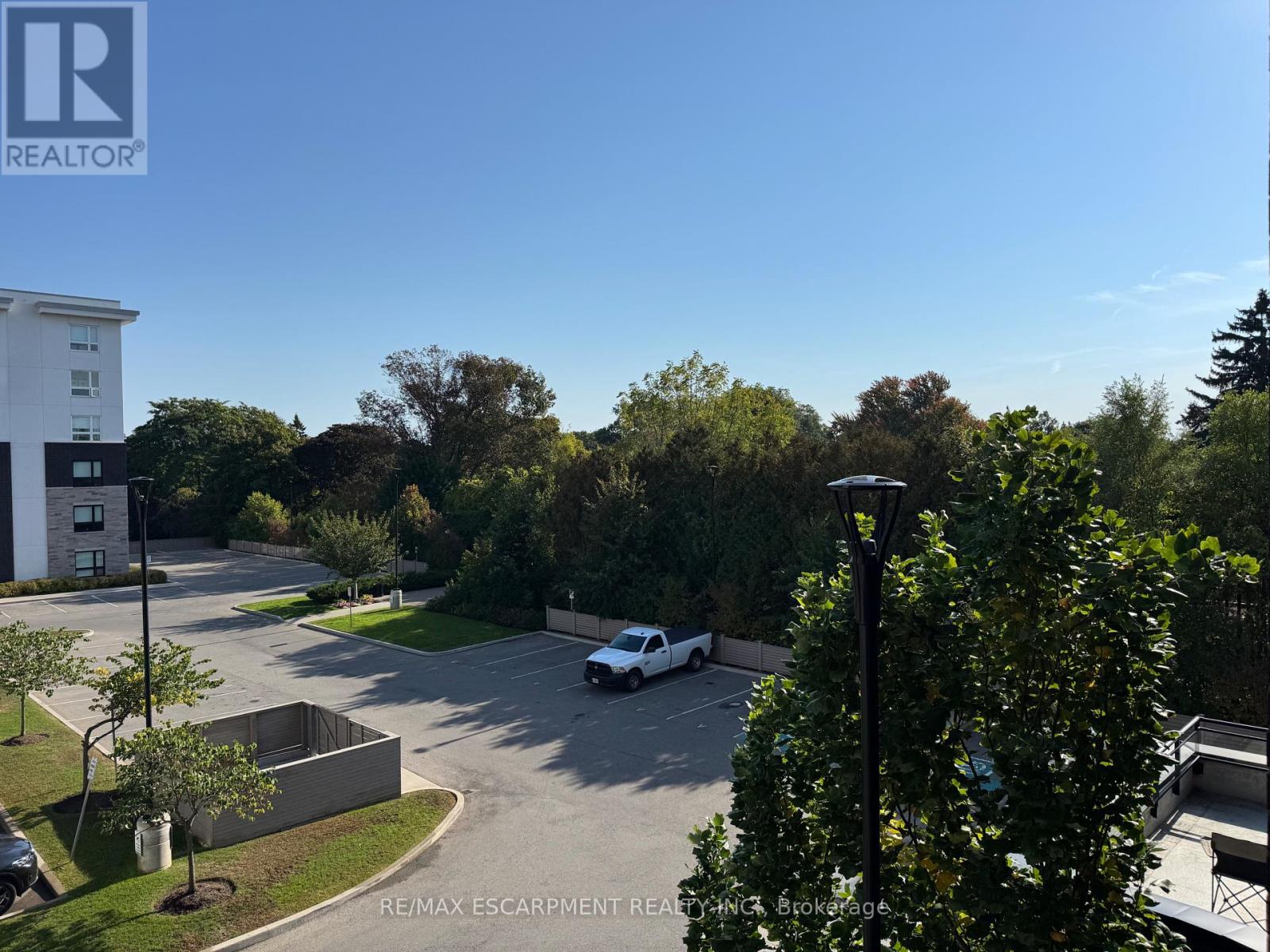#303 320 PLAINS ROAD E - 28