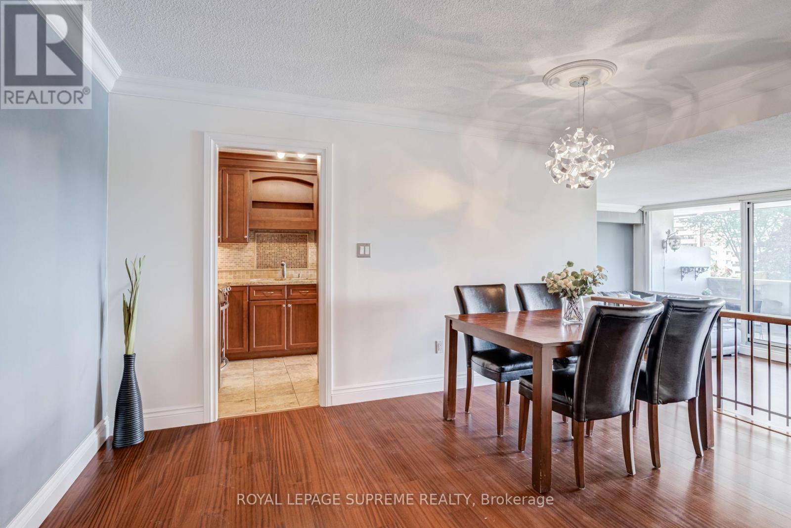 #305 250 SCARLETT ROAD - 12