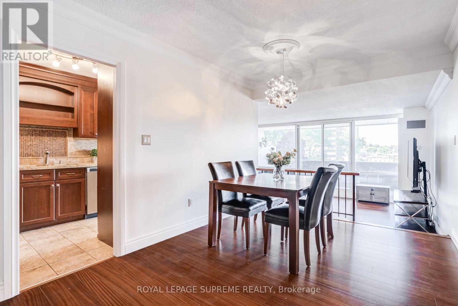 #305 250 SCARLETT ROAD - 13