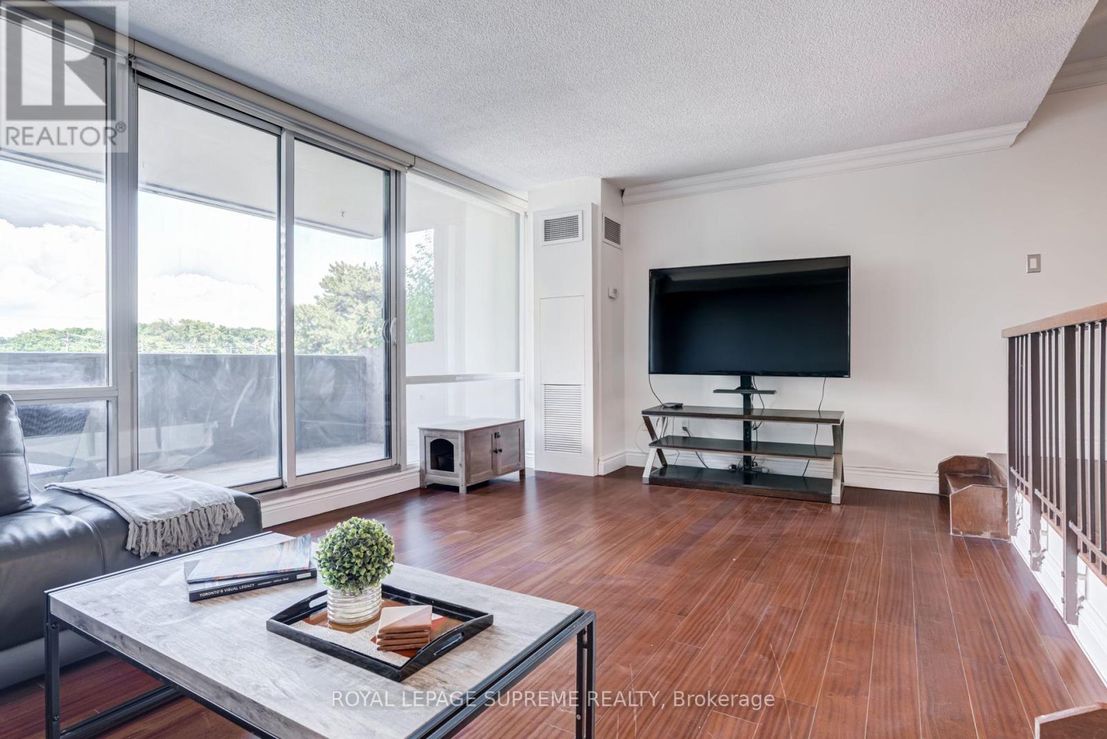 #305 250 SCARLETT ROAD - 24