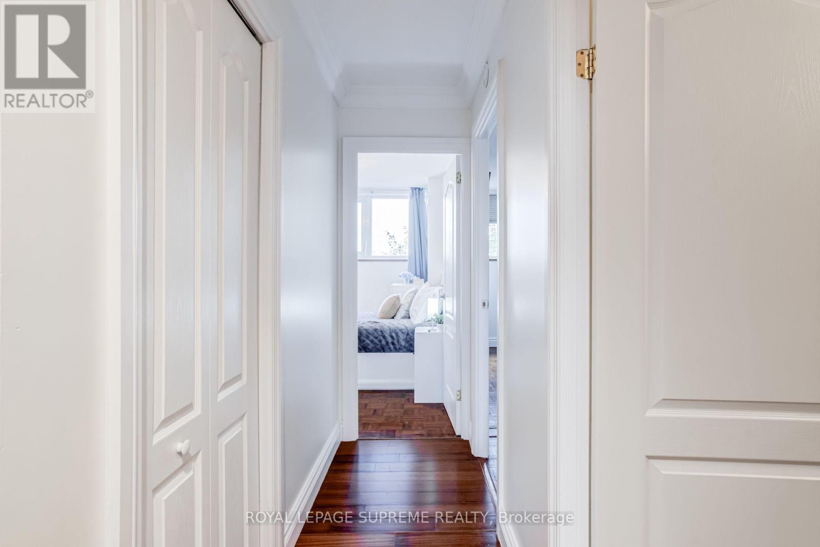 #305 250 SCARLETT ROAD - 26