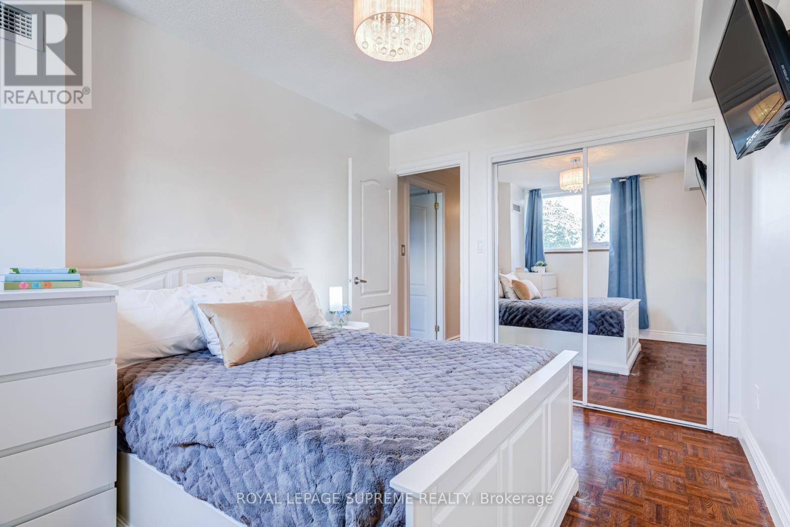#305 250 SCARLETT ROAD - 33