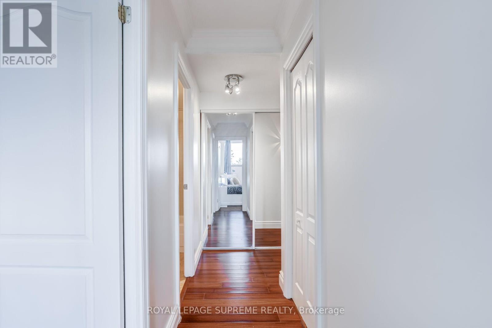 #305 250 SCARLETT ROAD - 34