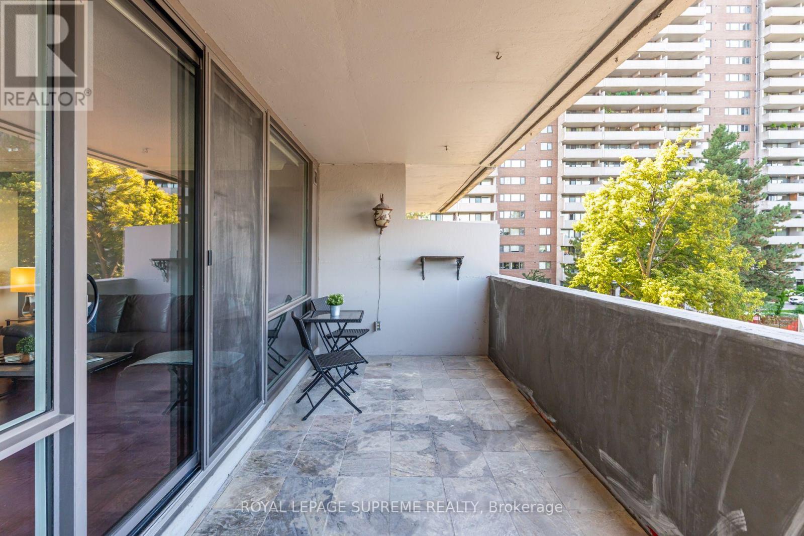 #305 250 SCARLETT ROAD - 38