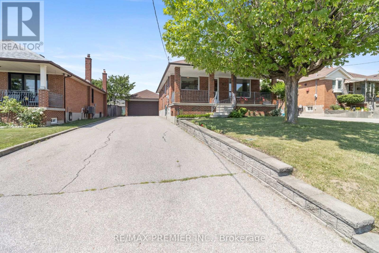 30 FORTHBRIDGE CRESCENT - 1