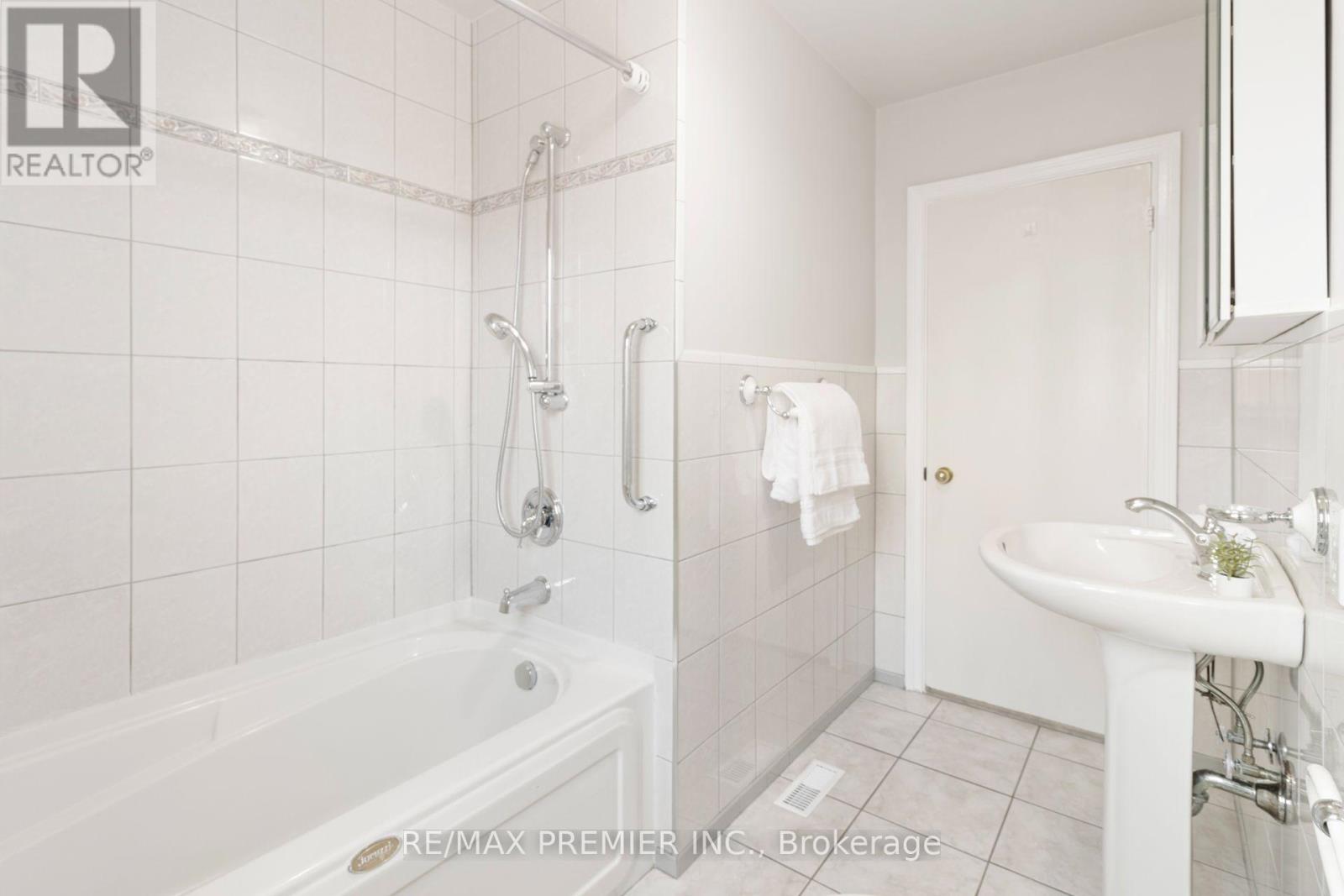 30 FORTHBRIDGE CRESCENT - 16
