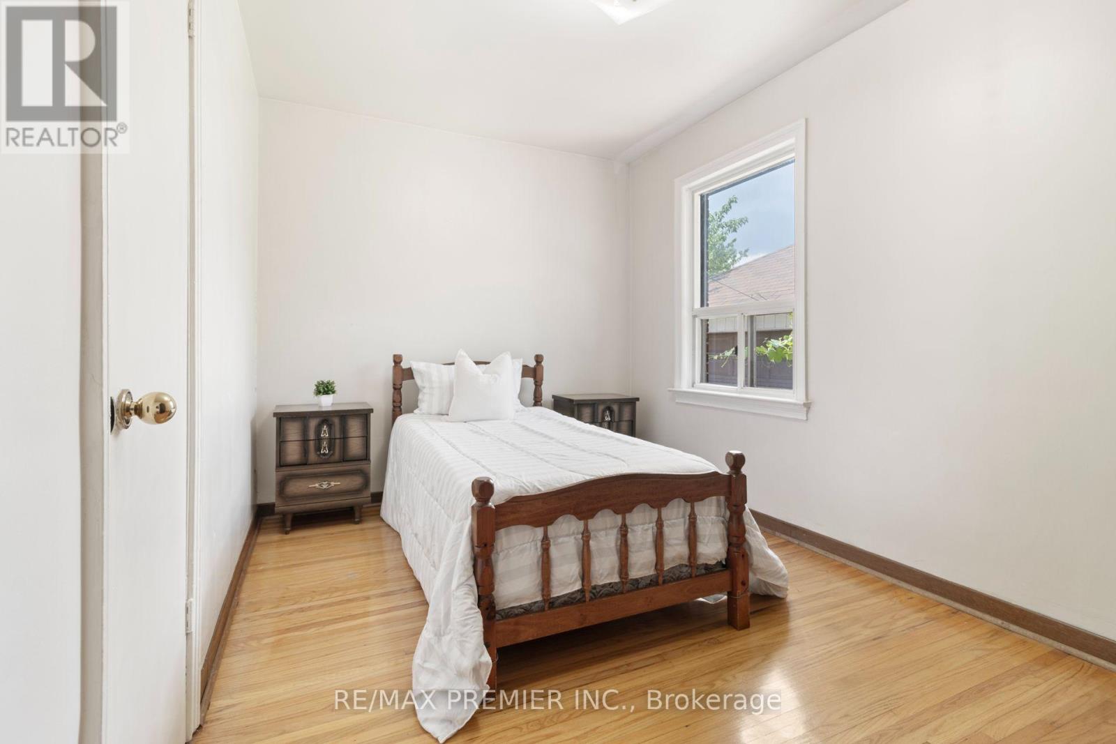 30 FORTHBRIDGE CRESCENT - 17