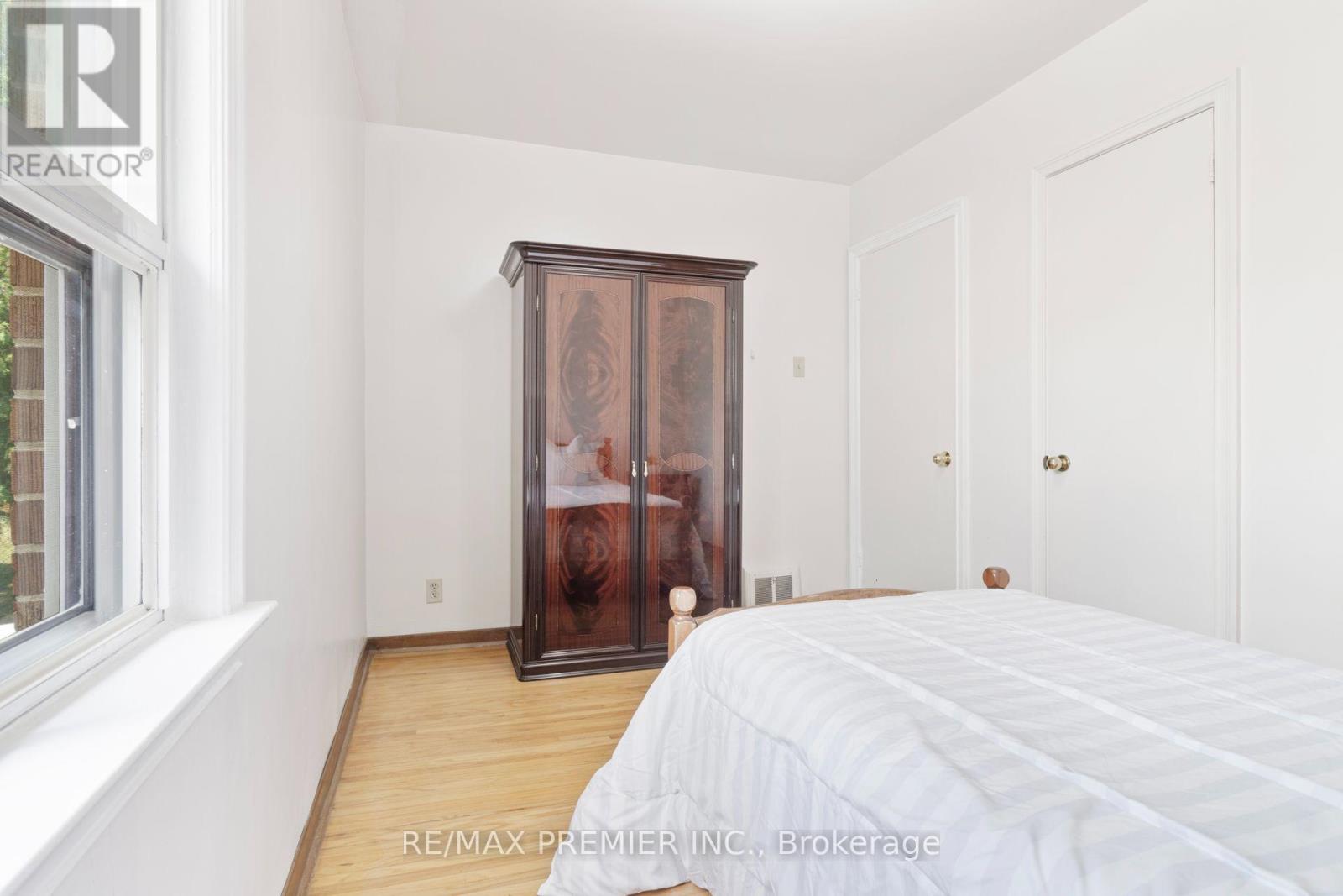30 FORTHBRIDGE CRESCENT - 18