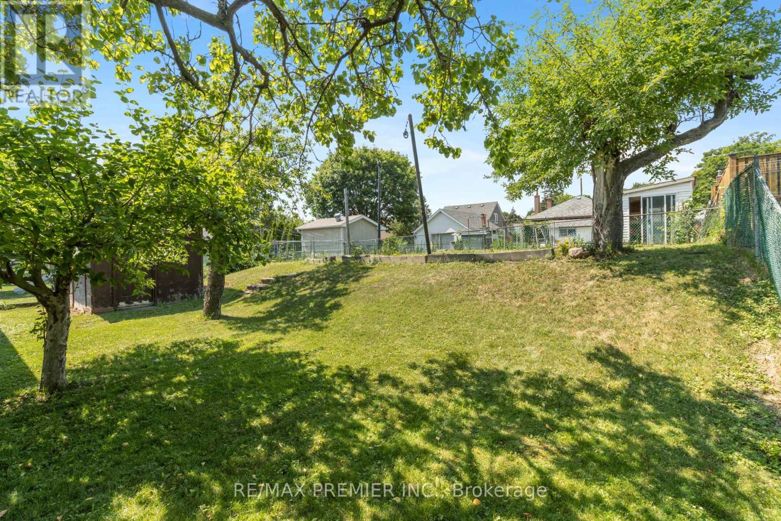 30 FORTHBRIDGE CRESCENT - 37