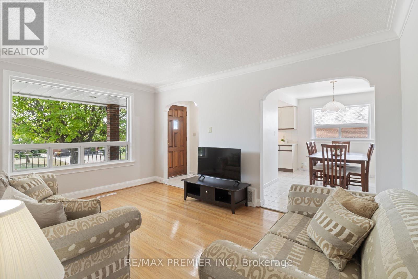 30 FORTHBRIDGE CRESCENT - 6