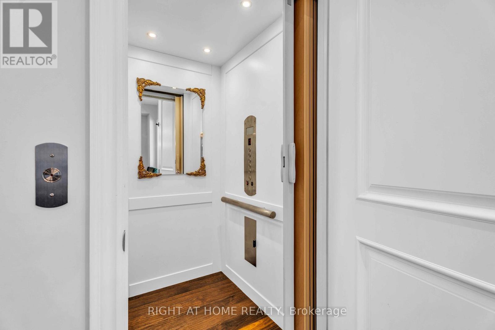 184 DORVAL DRIVE - 12