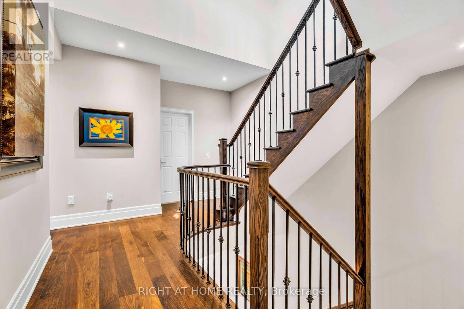 184 DORVAL DRIVE - 19