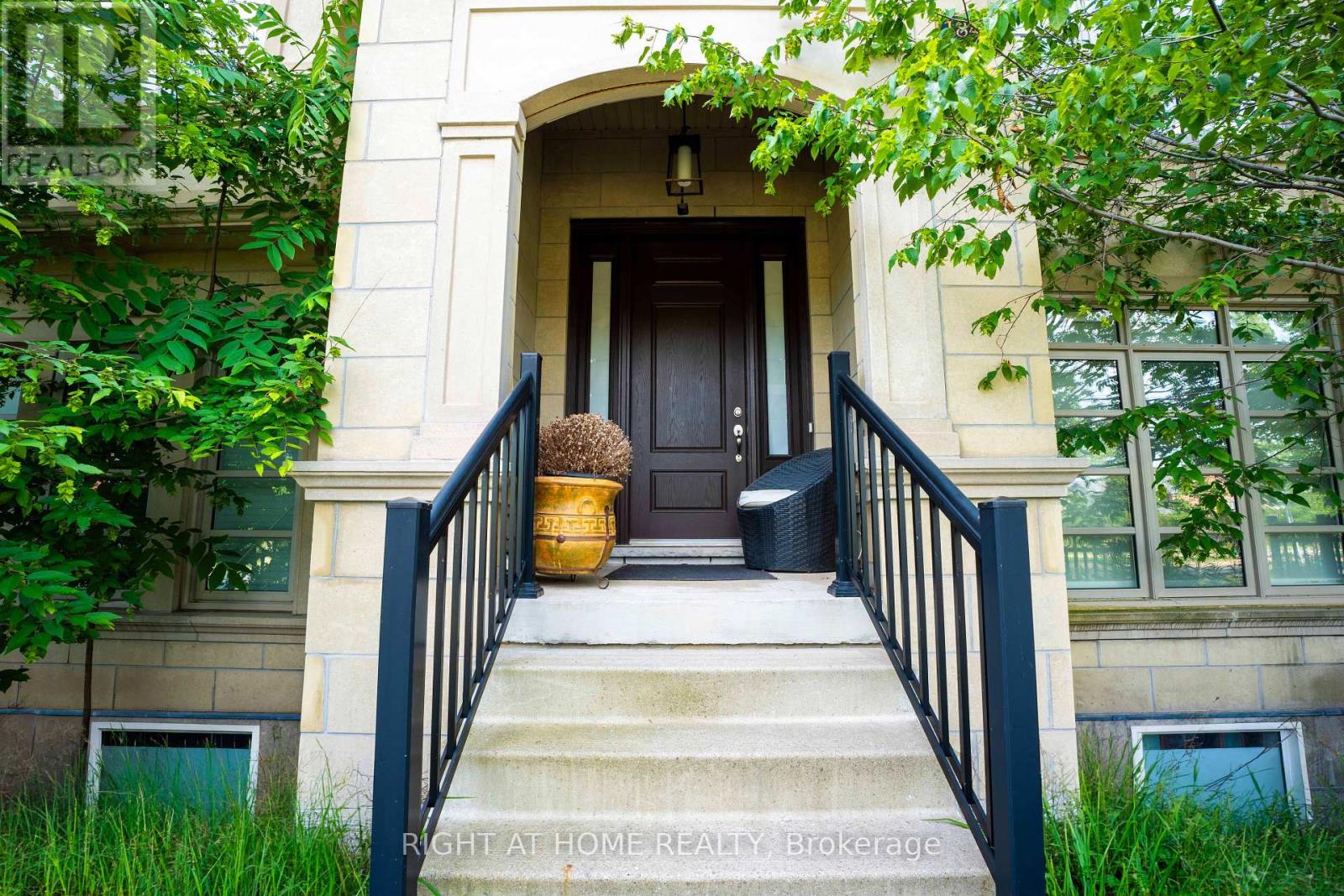 184 DORVAL DRIVE - 2