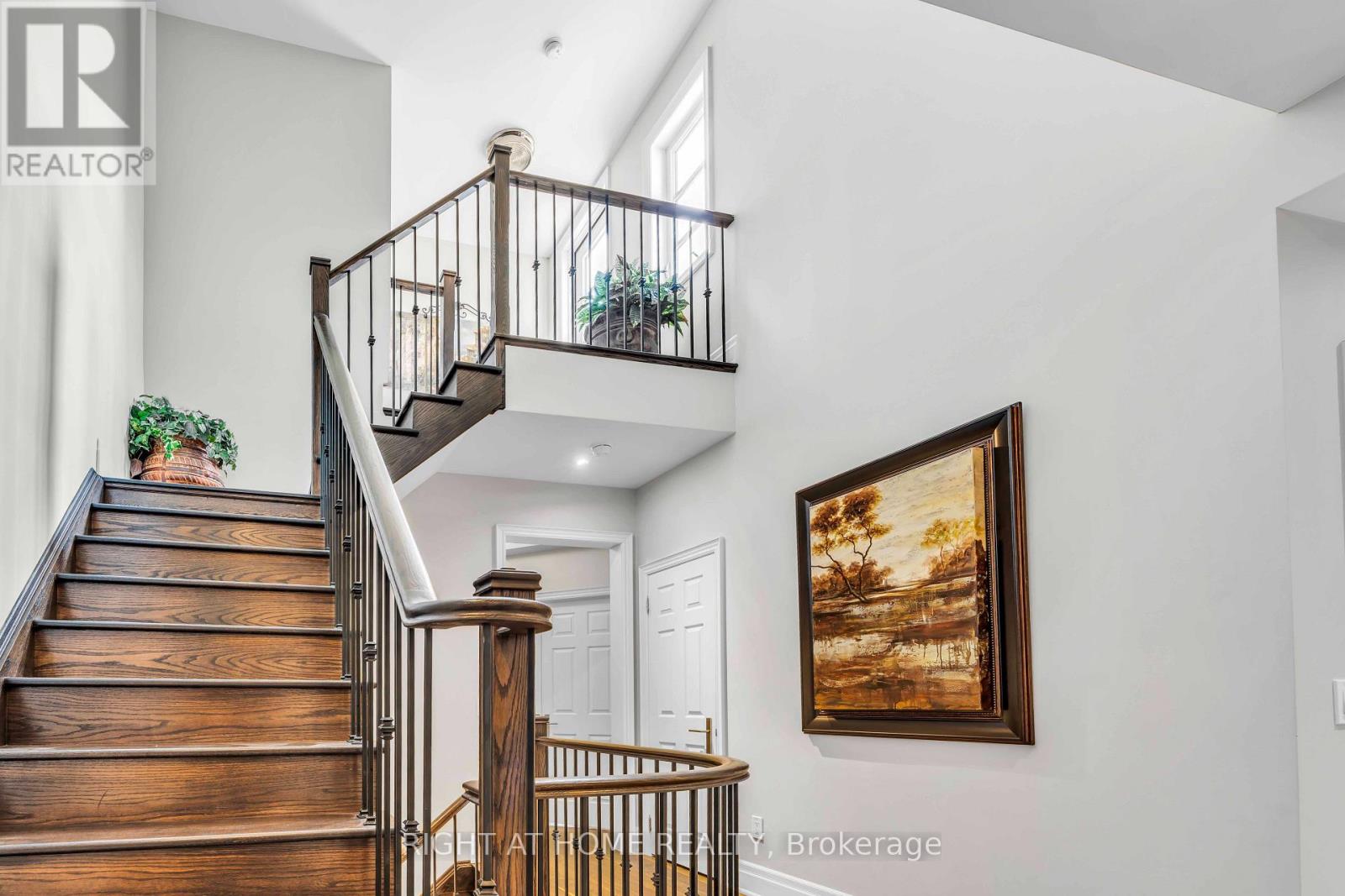 184 DORVAL DRIVE - 24