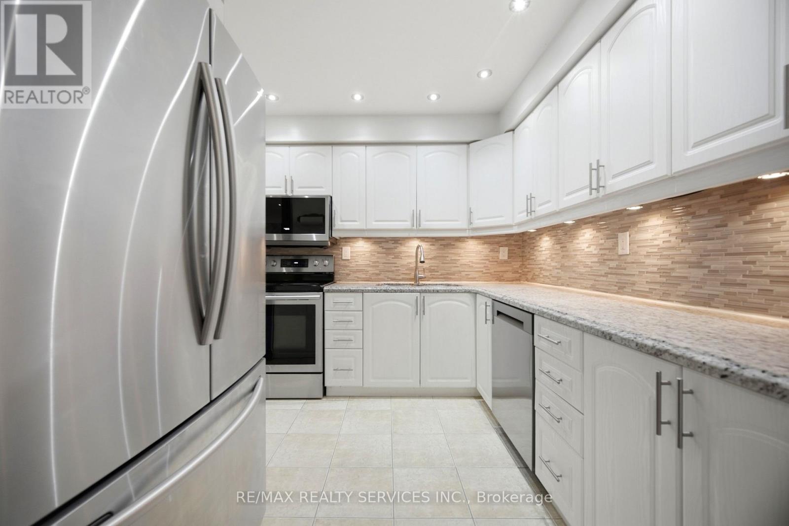 #110A 211 FORUM DRIVE - 14