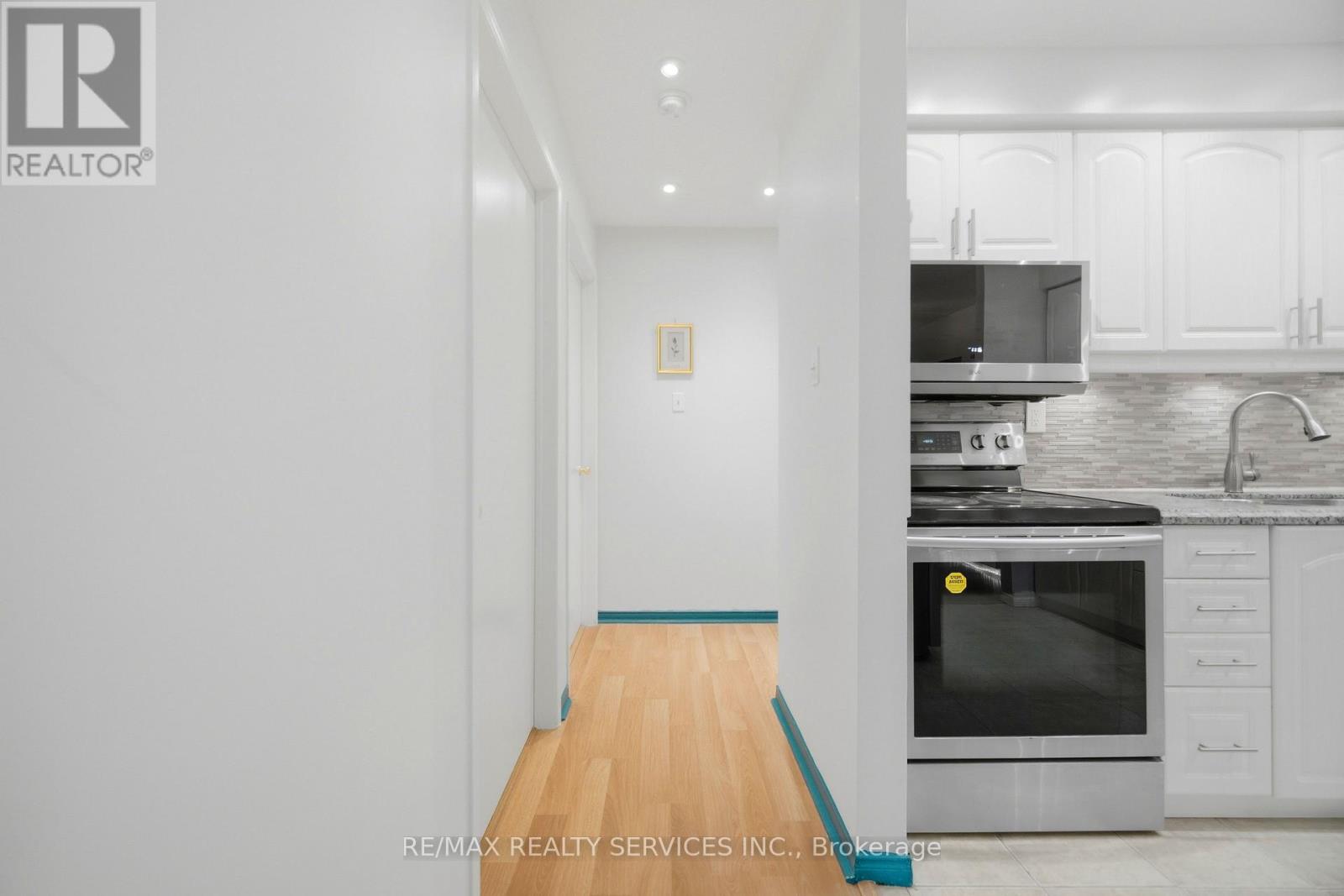 #110A 211 FORUM DRIVE - 17
