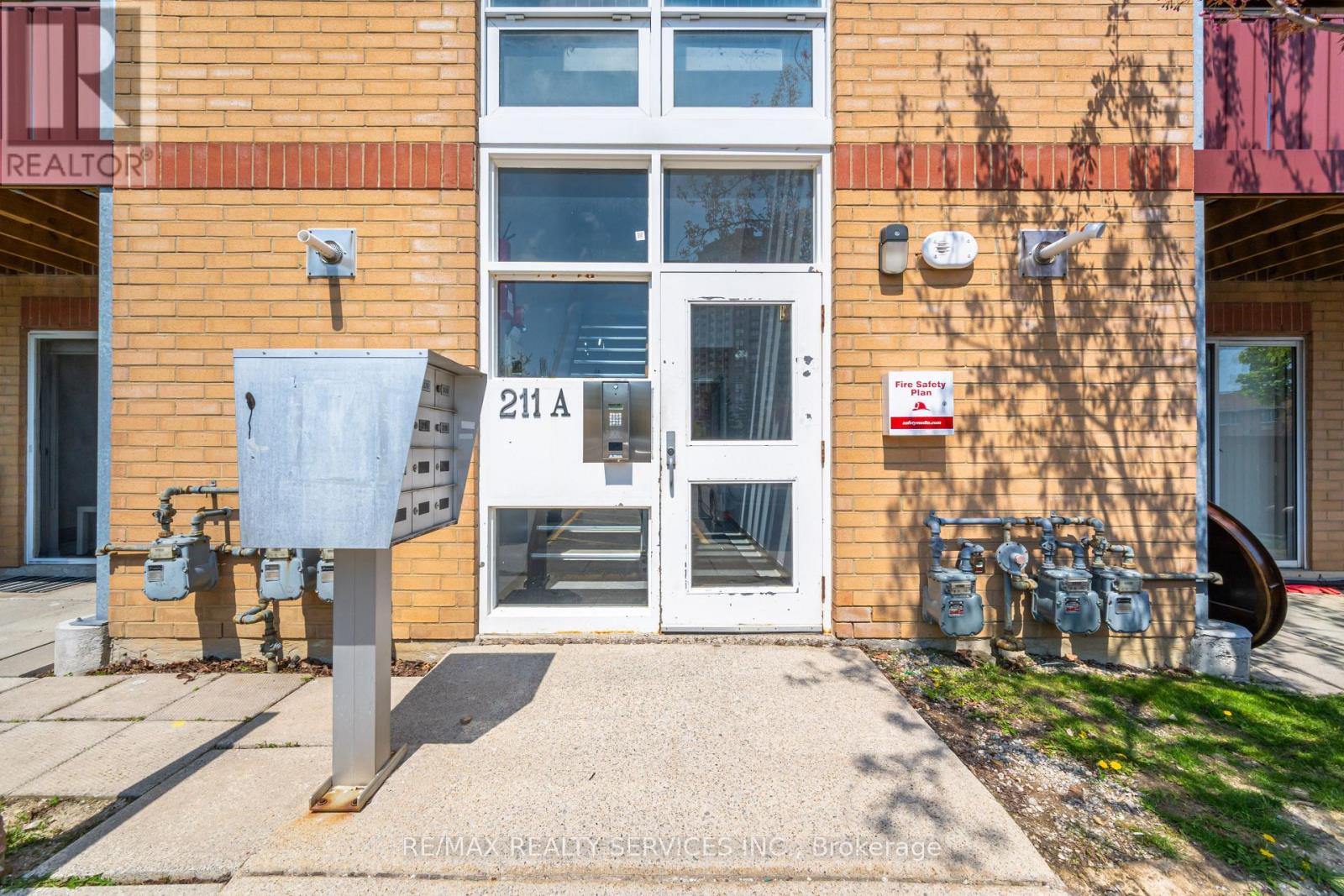 #110A 211 FORUM DRIVE - 2