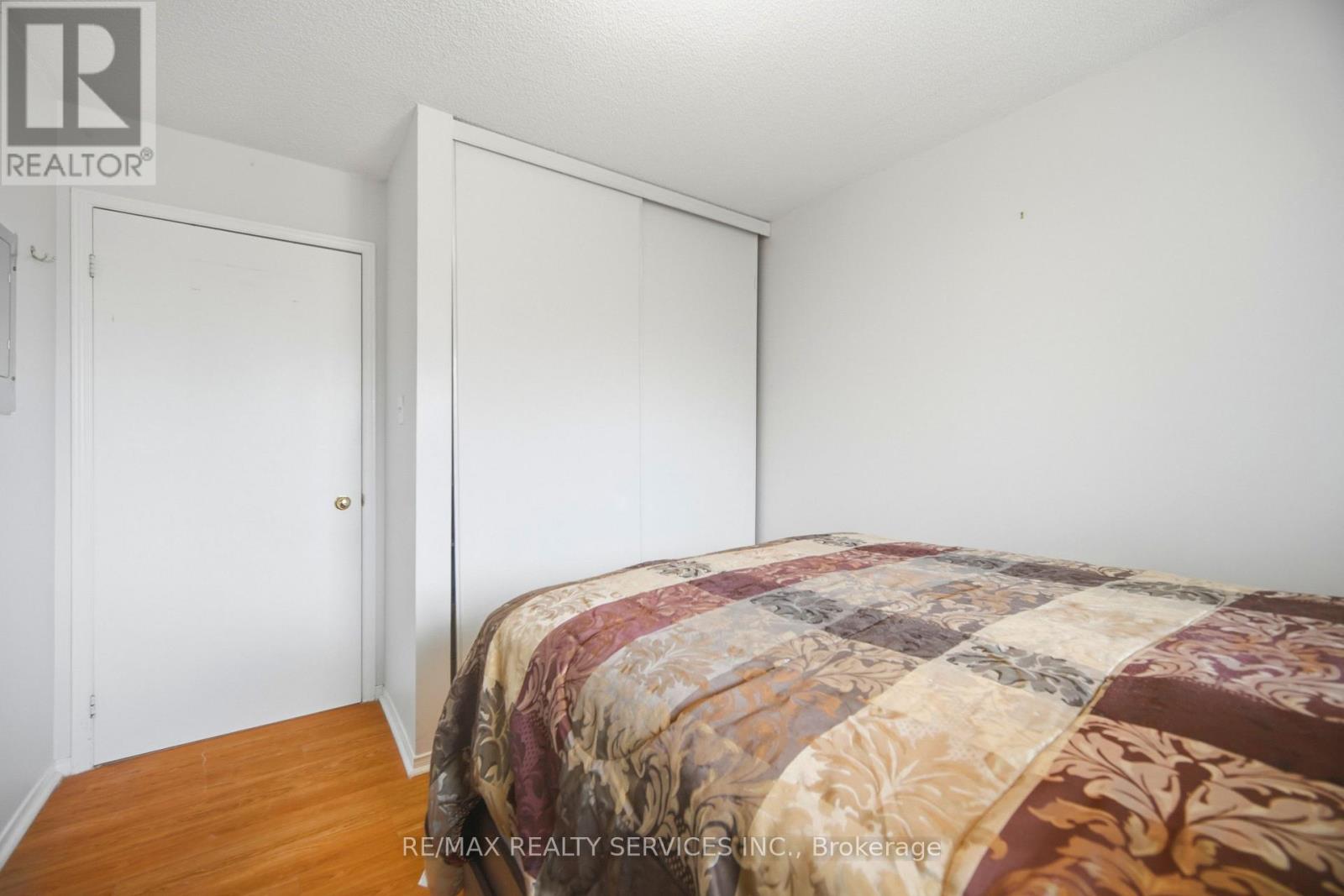 #110A 211 FORUM DRIVE - 23