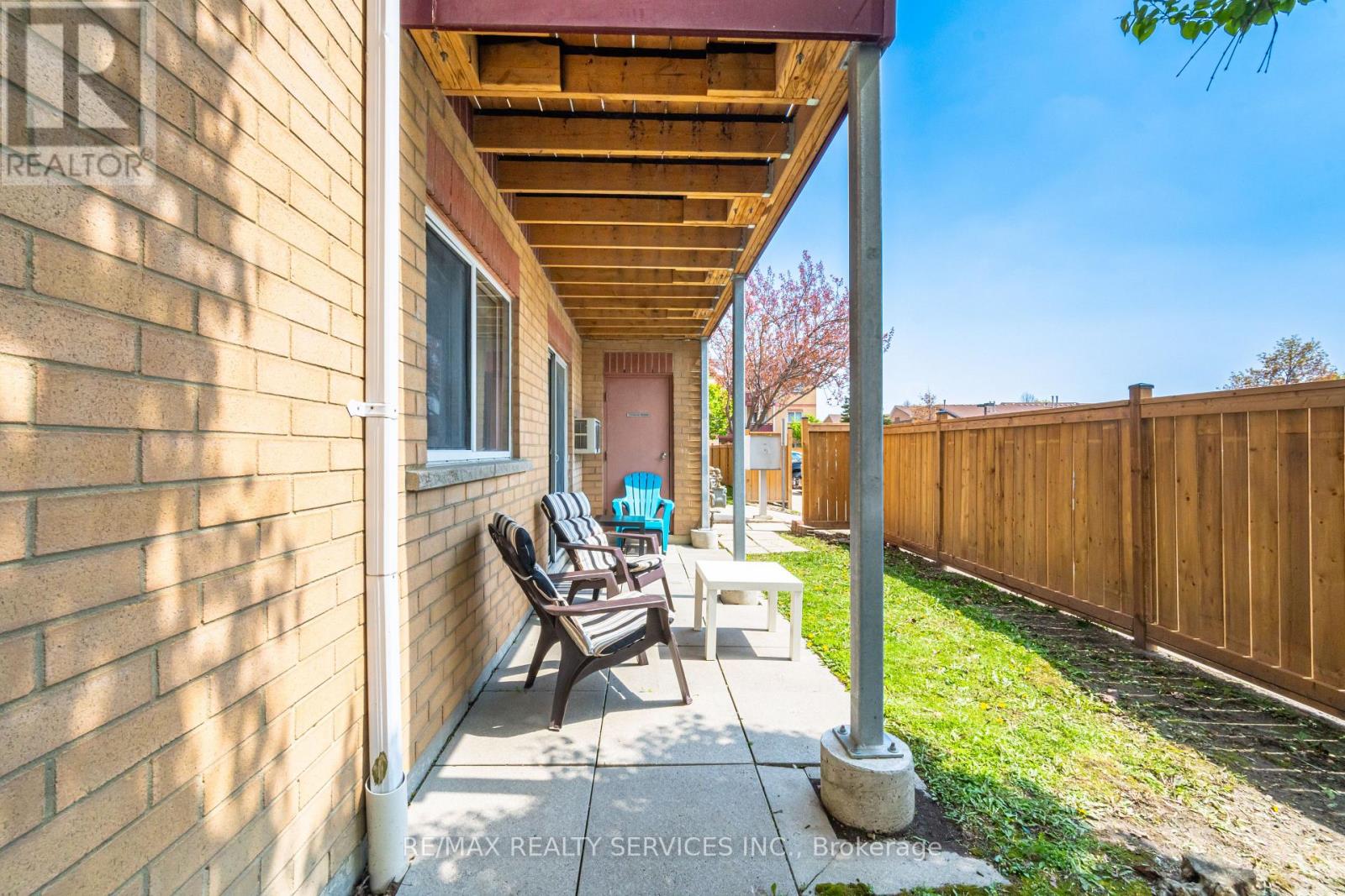 #110A 211 FORUM DRIVE - 29