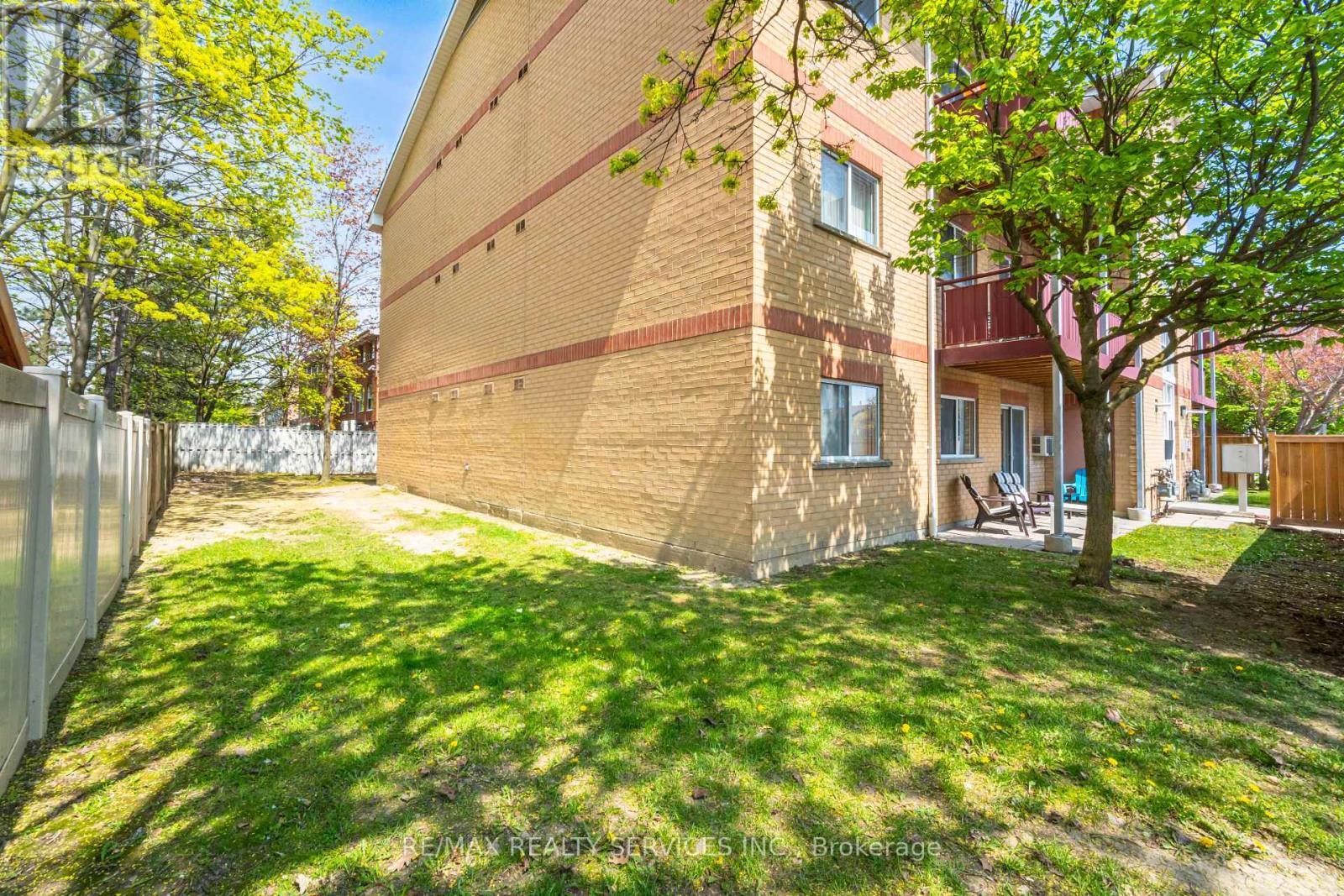#110A 211 FORUM DRIVE - 32