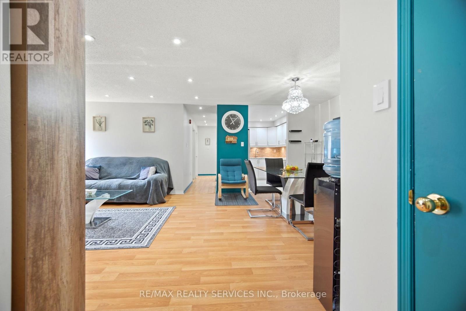 #110A 211 FORUM DRIVE - 5