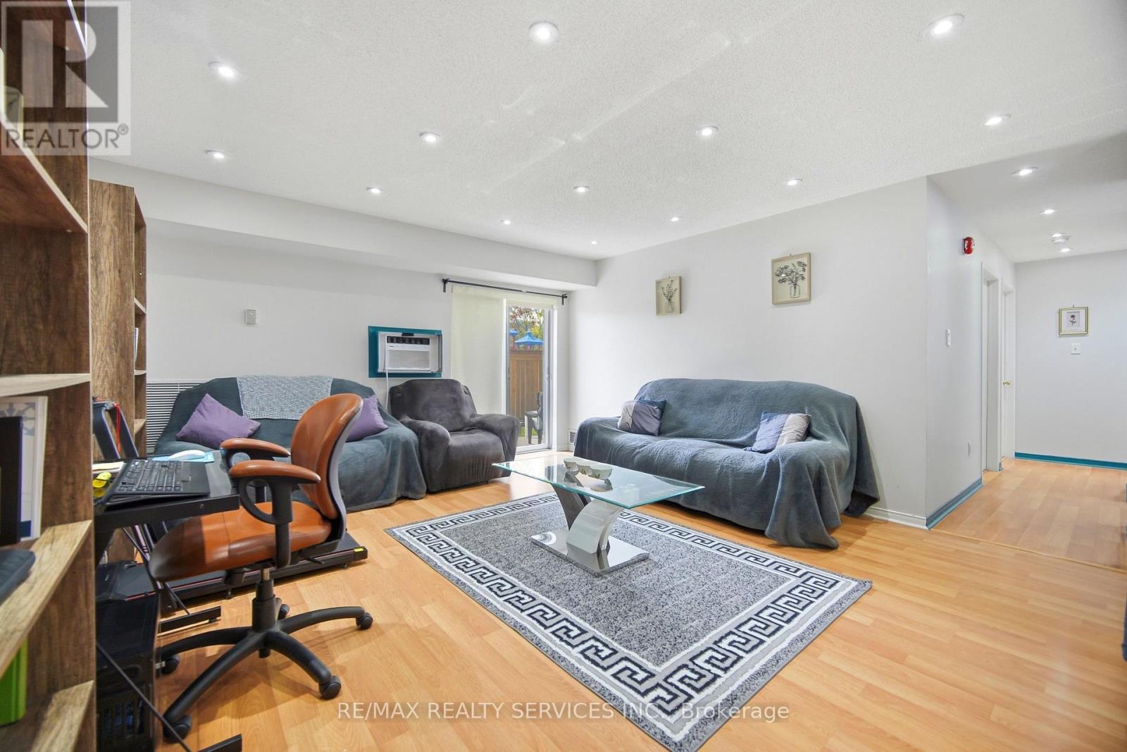 #110A 211 FORUM DRIVE - 6