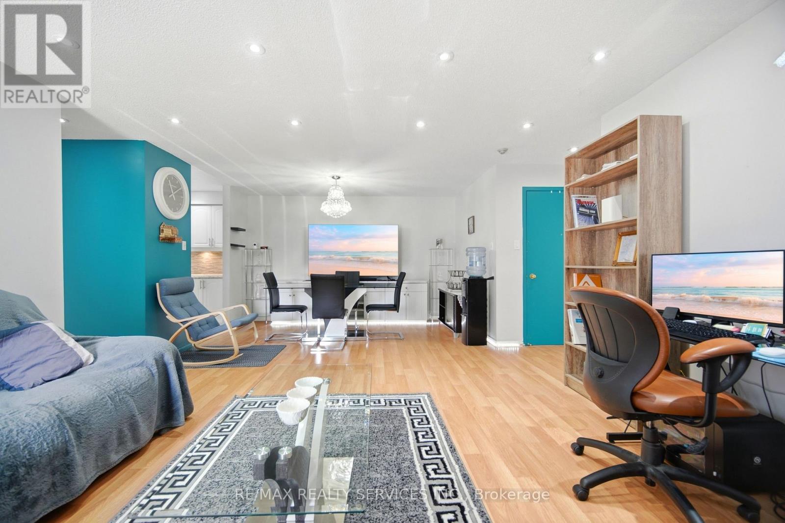 #110A 211 FORUM DRIVE - 8