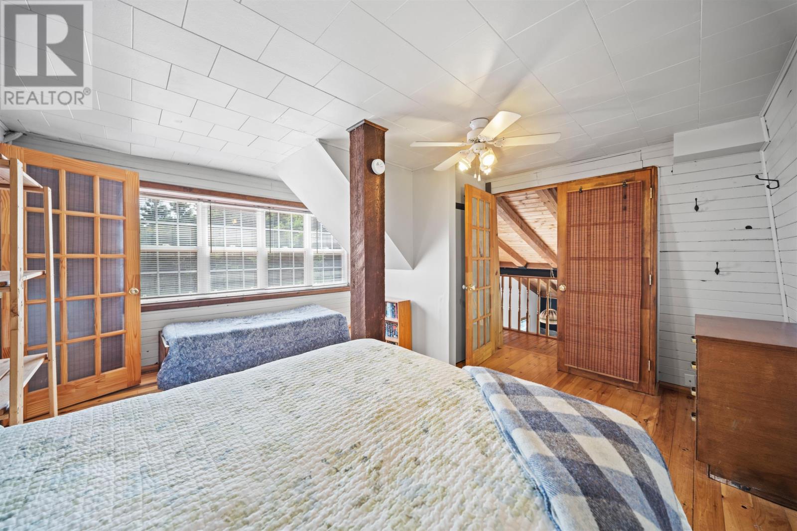 122 Travalot Drive - 28