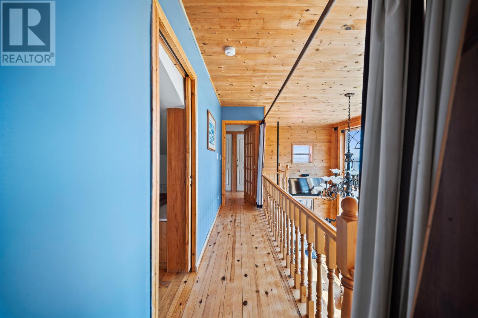 122 Travalot Drive - 33