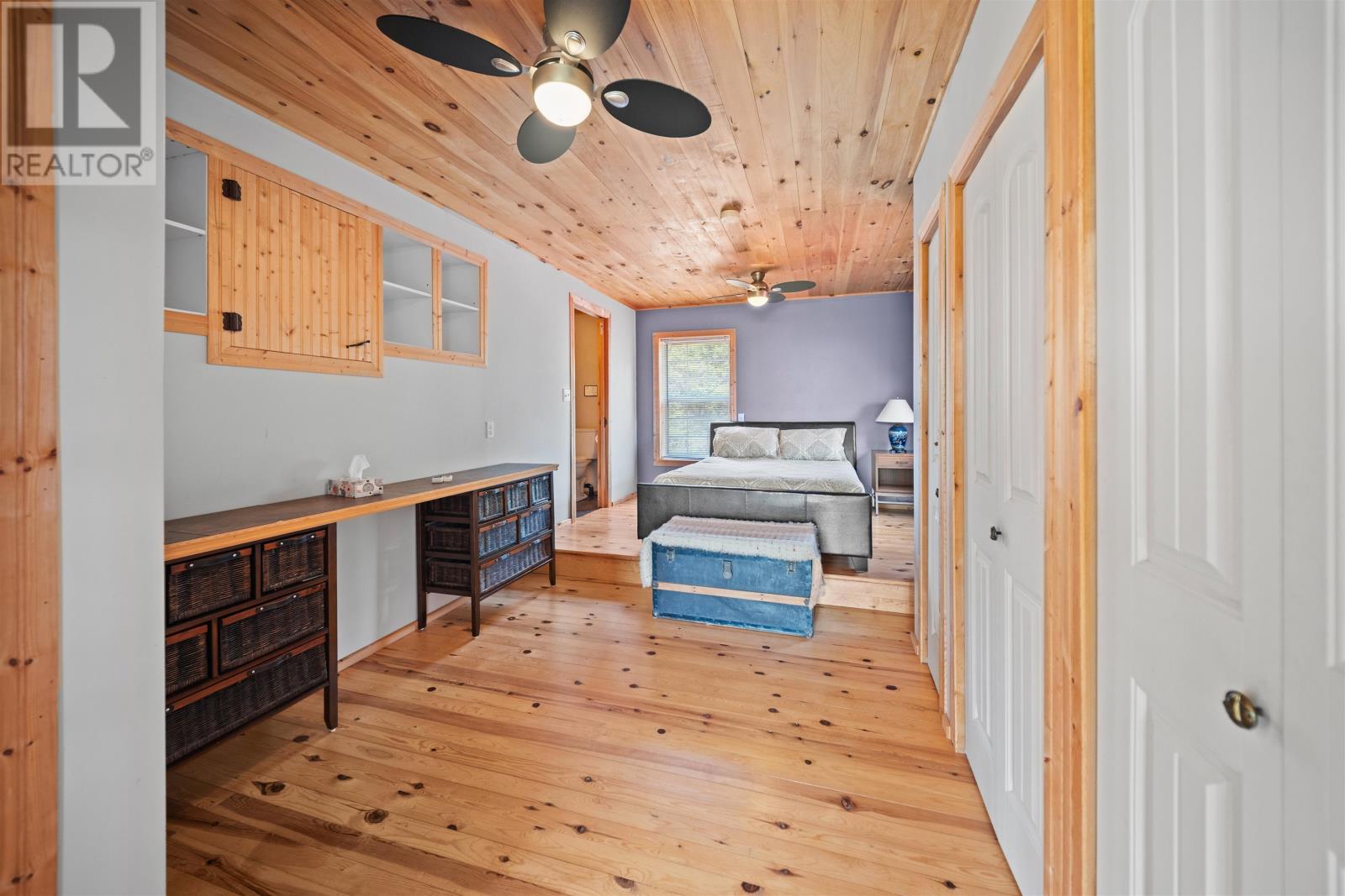 122 Travalot Drive - 34