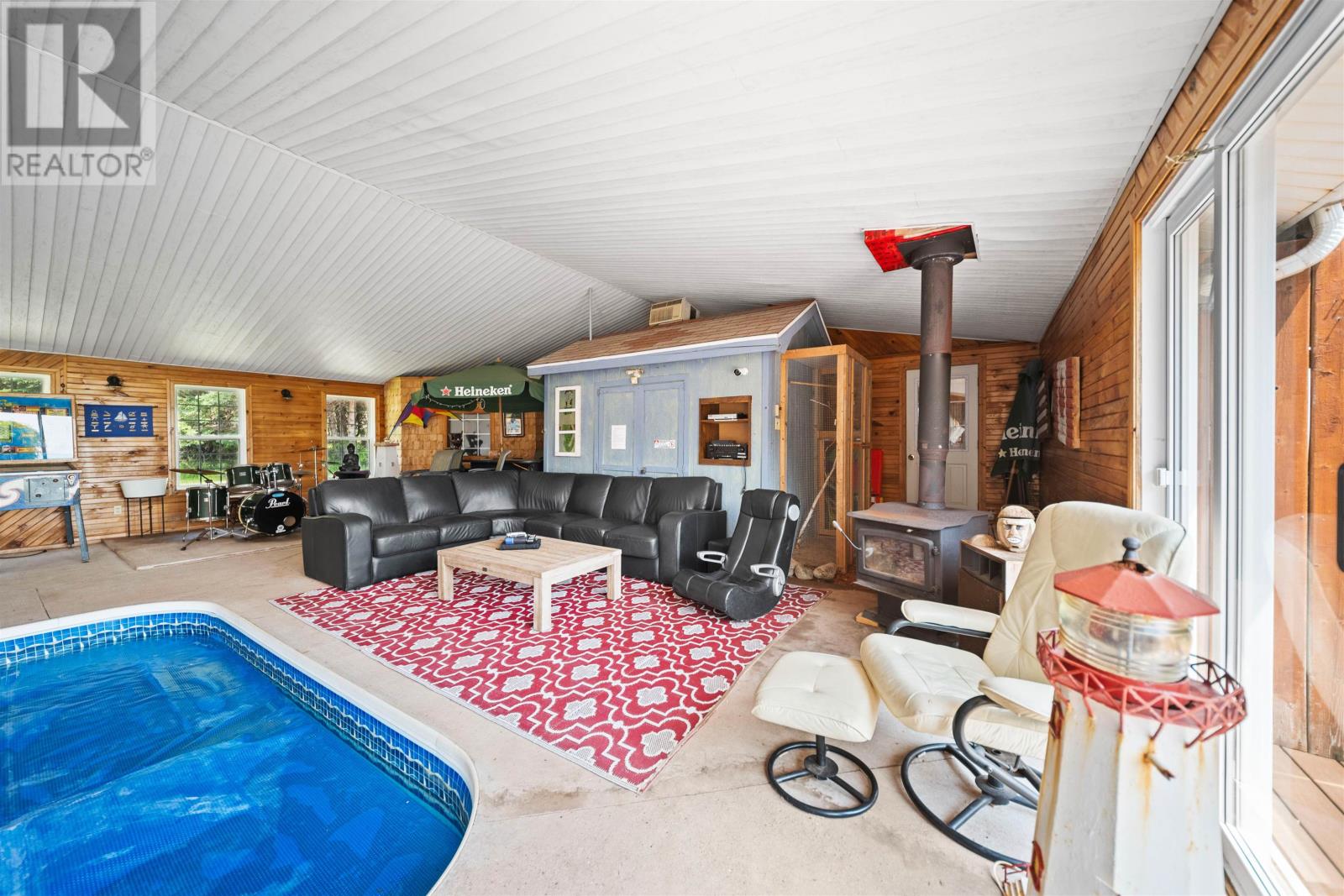 122 Travalot Drive - 44