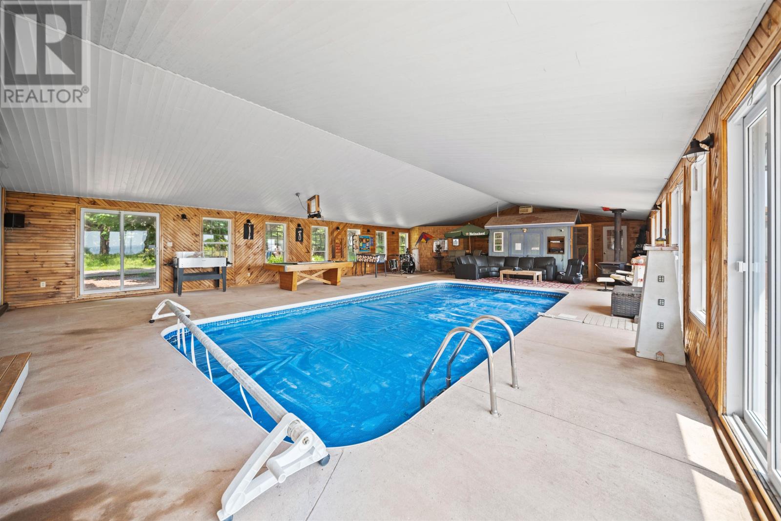 122 Travalot Drive - 45