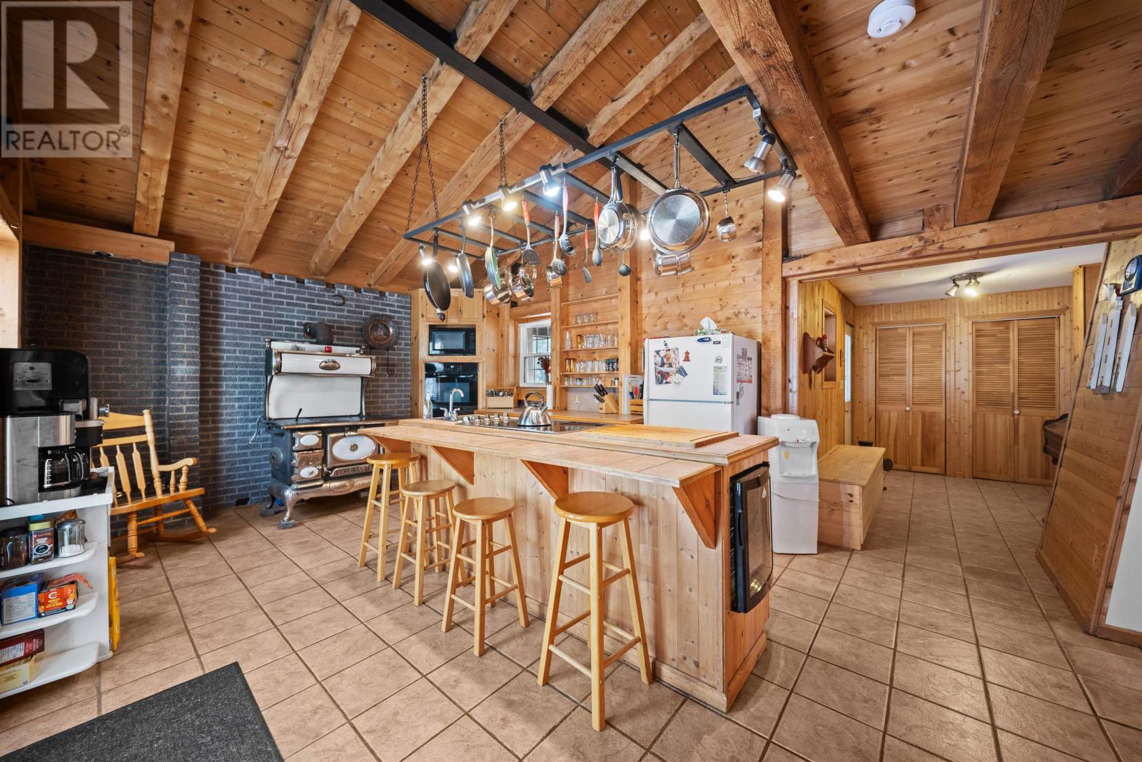 122 Travalot Drive - 6