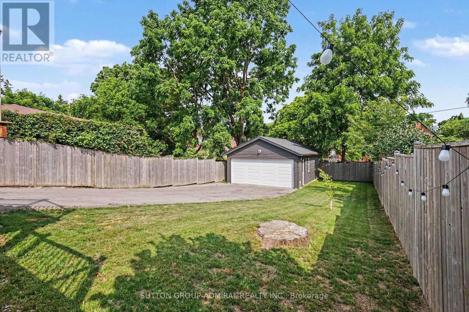 406 STIRLING AVENUE S - 24