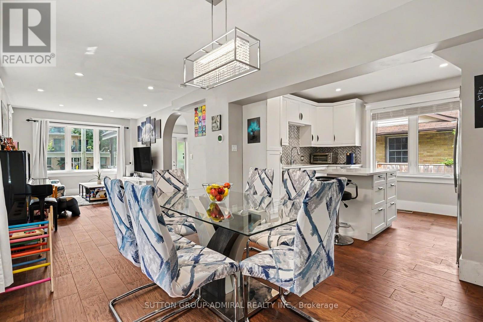 406 STIRLING AVENUE S - 6