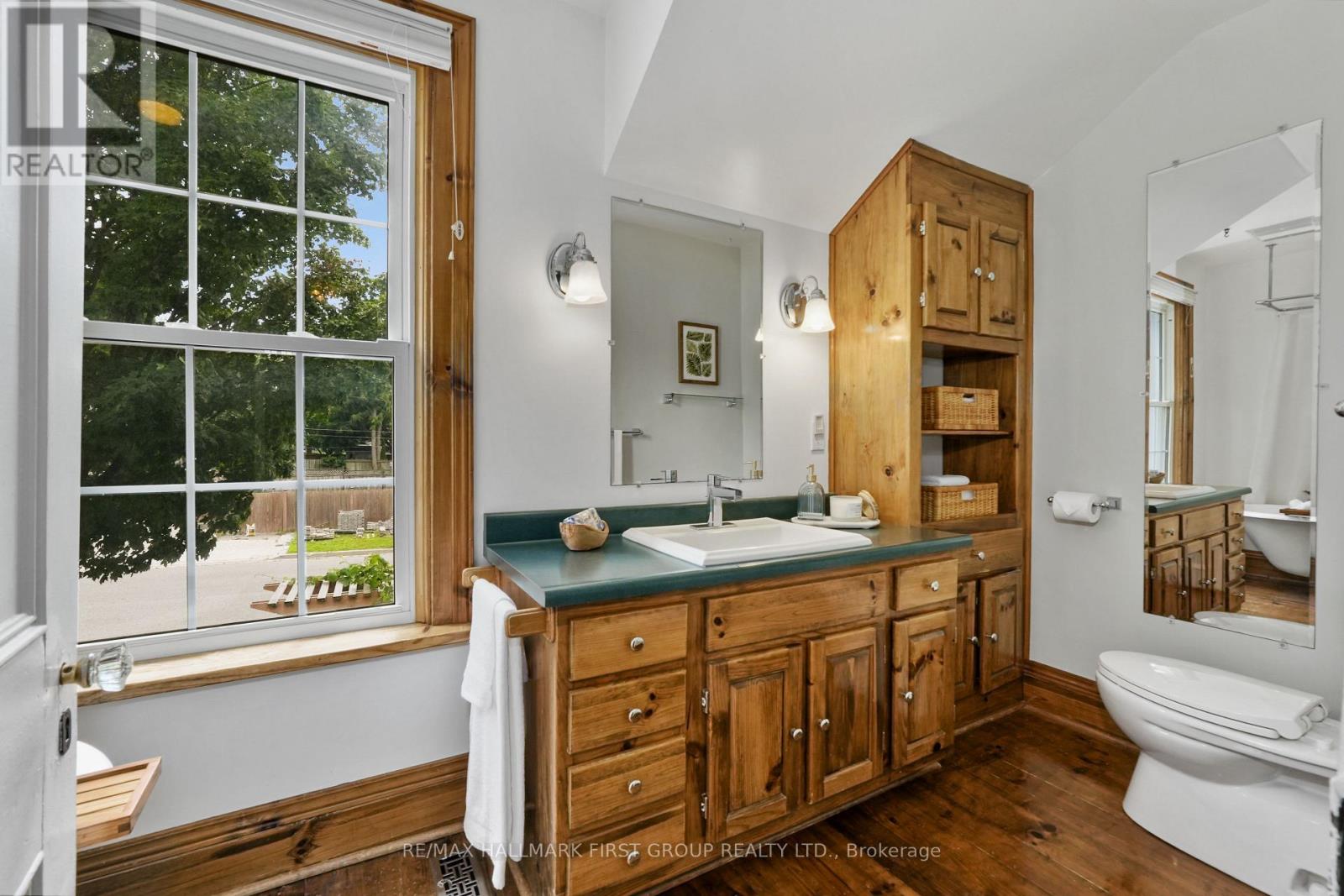 34 CROFT STREET - 28