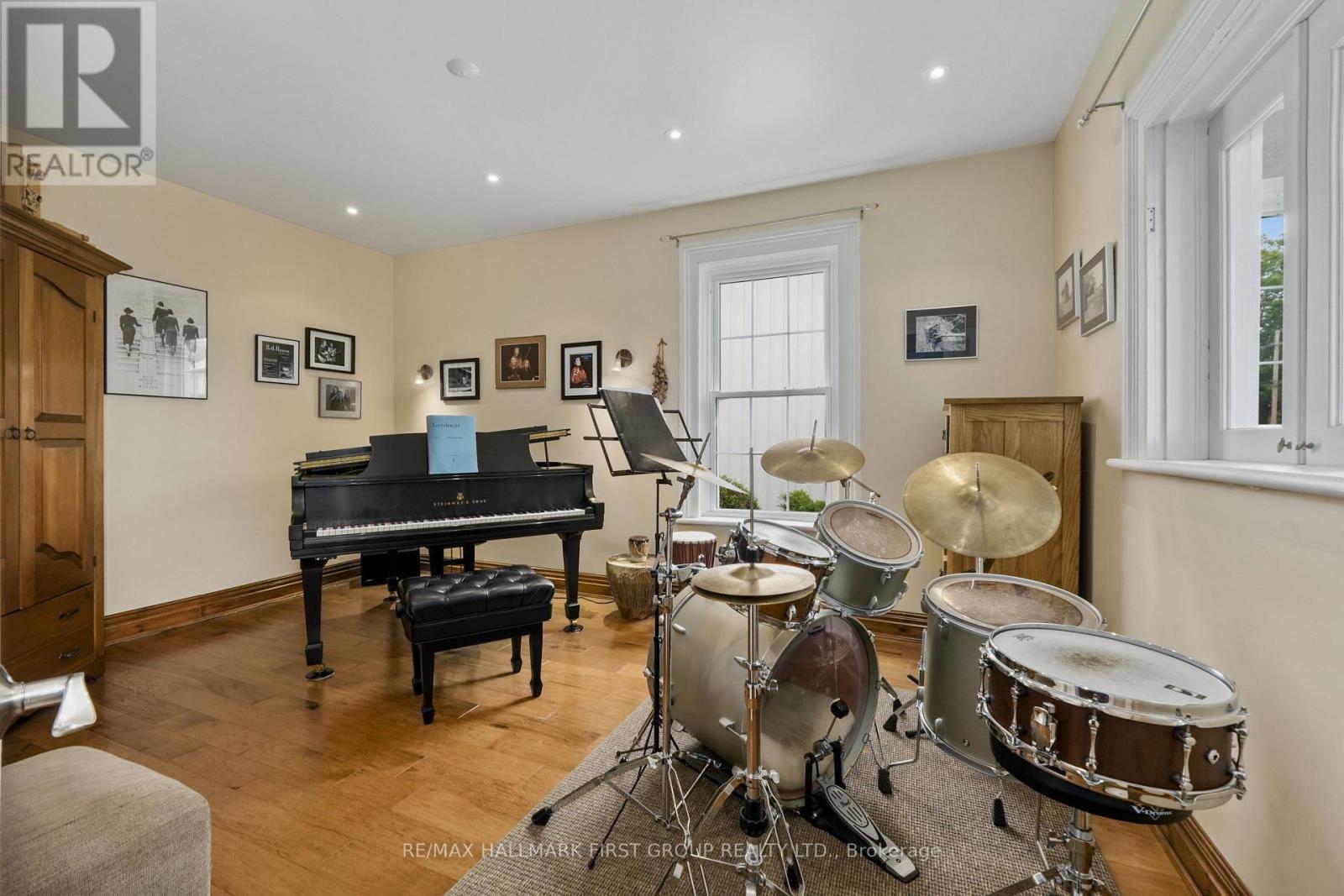 34 CROFT STREET - 9