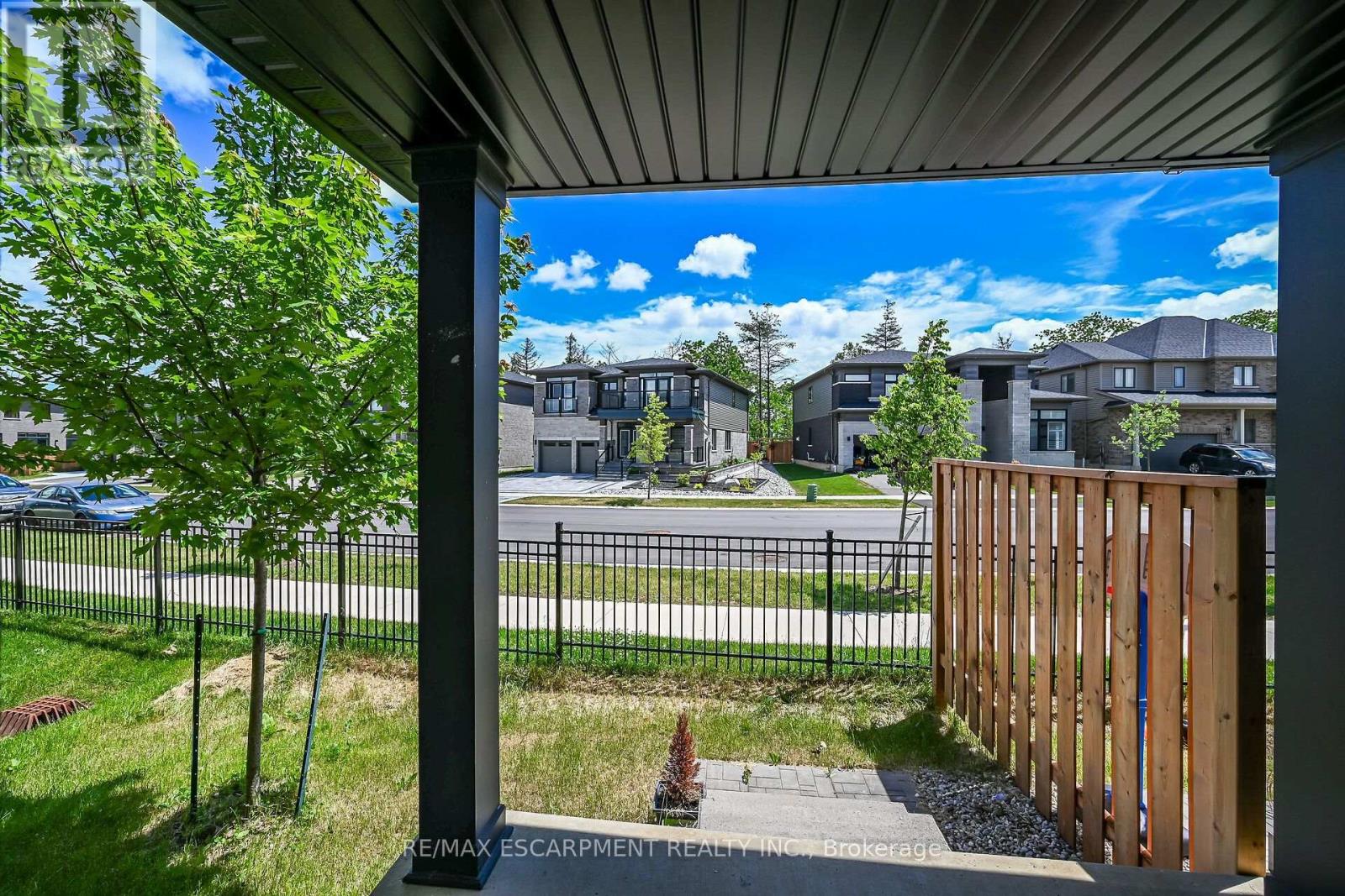 #96 120 COURT DRIVE - 43